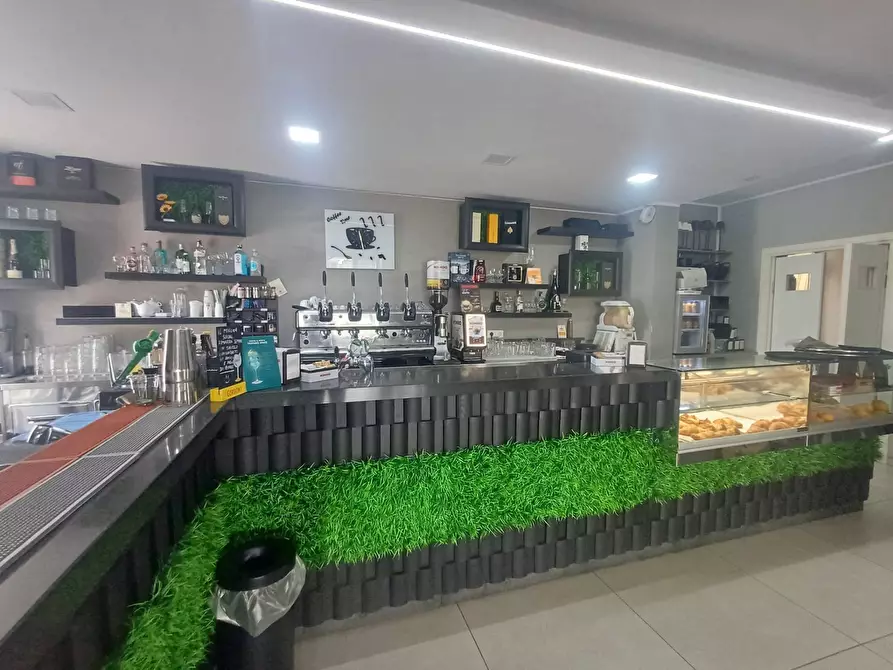 Immagine 6 di Attività commerciale in vendita  in VIALE DELLA LIBERTA' a Casagiove