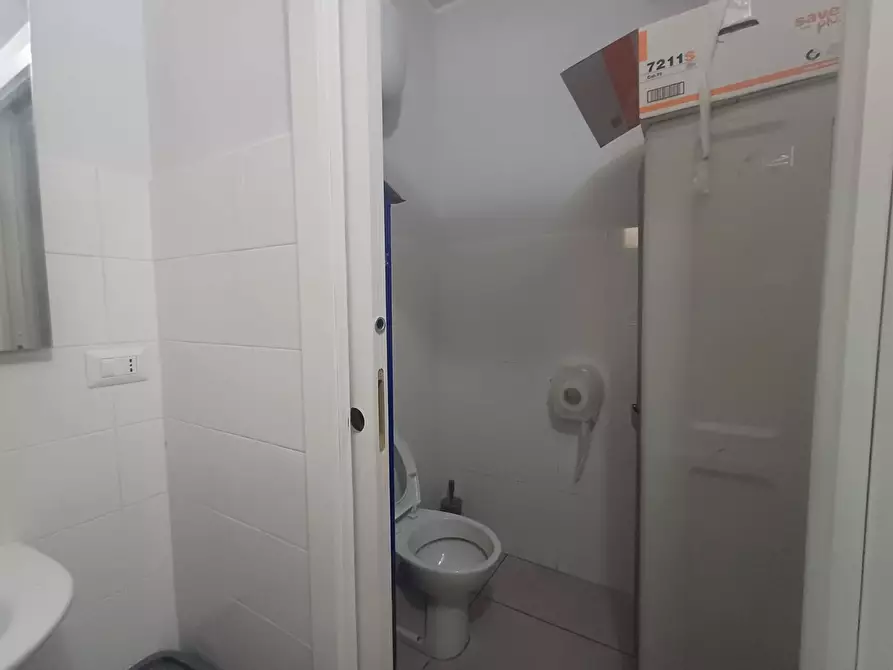 Immagine 16 di Attività commerciale in vendita  in VIALE DELLA LIBERTA' a Casagiove