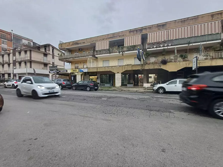 Immagine 30 di Locale commerciale in vendita  in VIA NAZIONALE APPIA a Casagiove