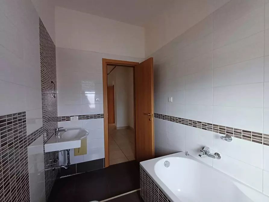 Immagine 19 di Appartamento in vendita  in VIA NAPOLI a Casagiove