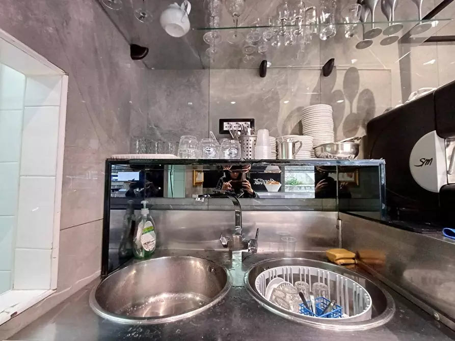 Immagine 8 di Attività commerciale in vendita  in VIA NAZIONALE APPIA a Casagiove