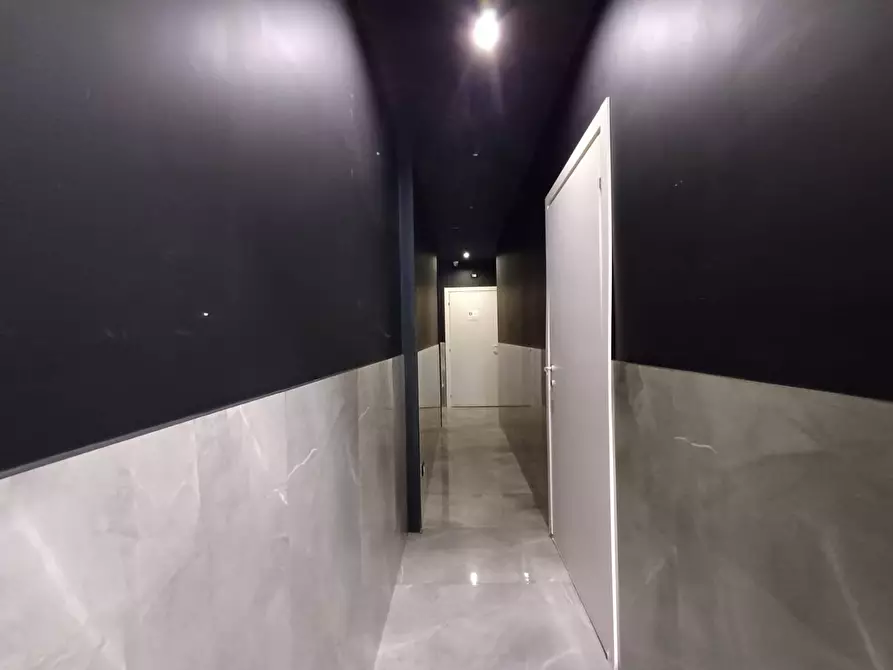 Immagine 14 di Attività commerciale in vendita  in VIA NAZIONALE APPIA a Casagiove