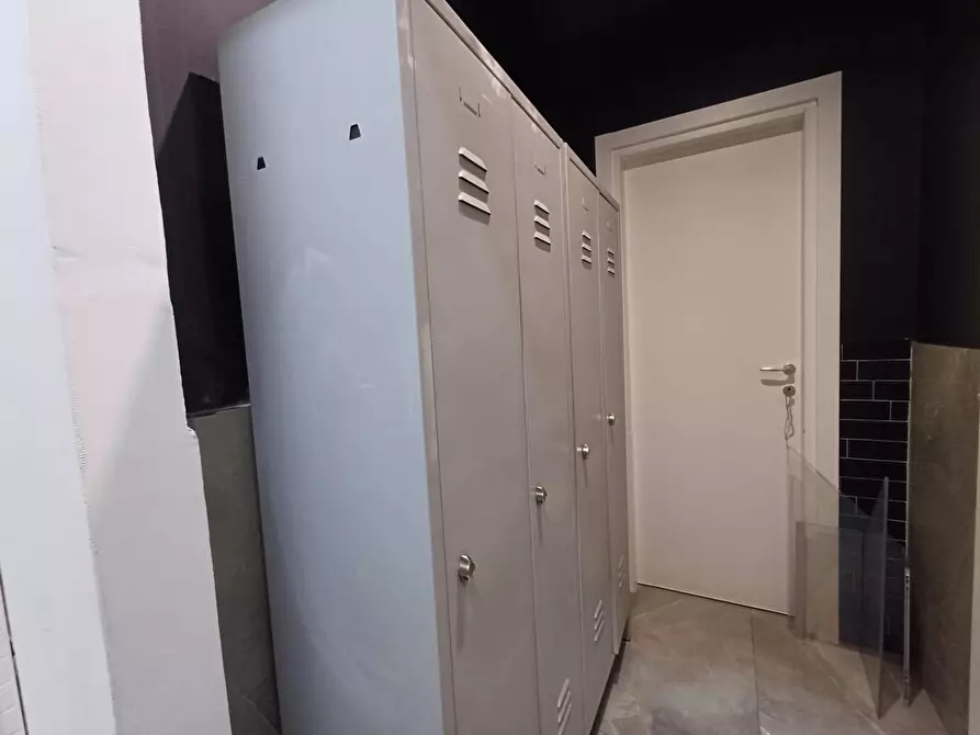 Immagine 16 di Attività commerciale in vendita  in VIA NAZIONALE APPIA a Casagiove