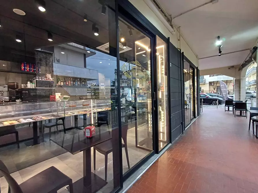 Immagine 27 di Attività commerciale in vendita  in VIA NAZIONALE APPIA a Casagiove