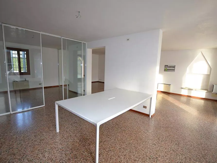 Immagine 1 di Ufficio in affitto  in Via Noalese a Treviso