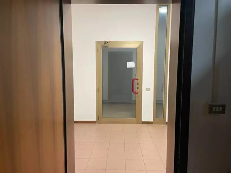 Immagine 2 di Negozio in vendita  in Padova Uno a Padova