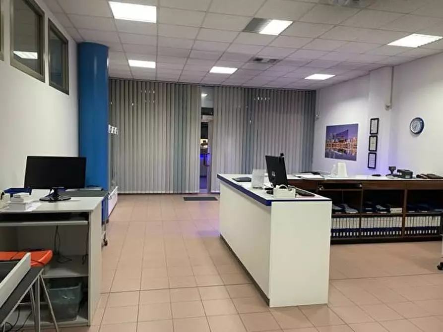 Immagine 3 di Negozio in vendita  in Padova Uno a Padova