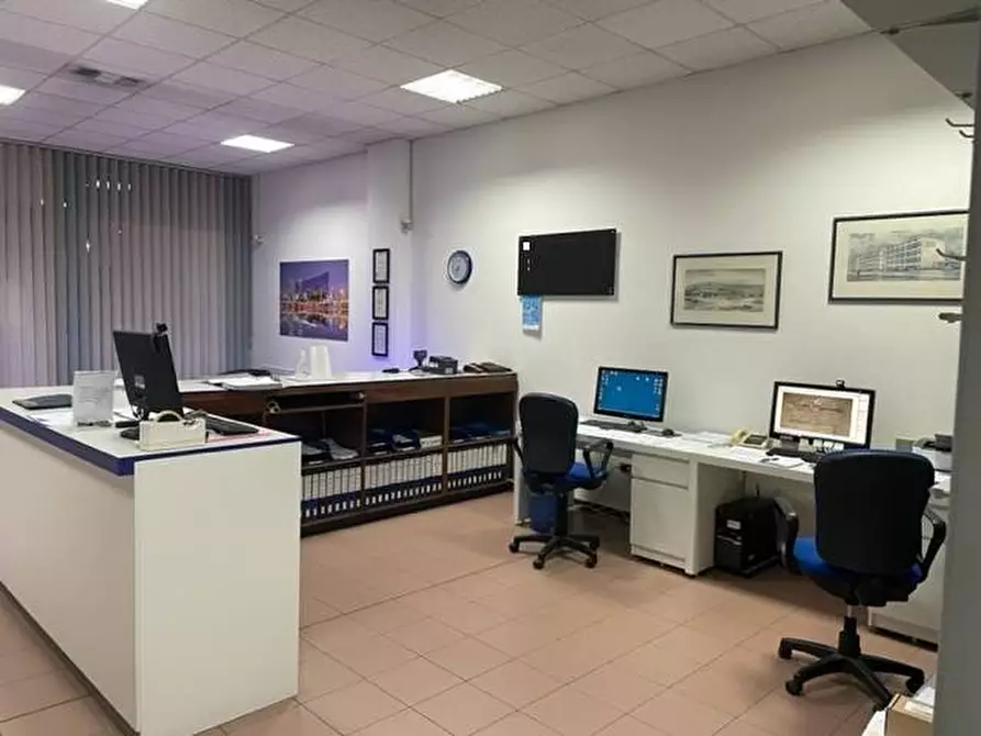 Immagine 5 di Negozio in vendita  in Padova Uno a Padova