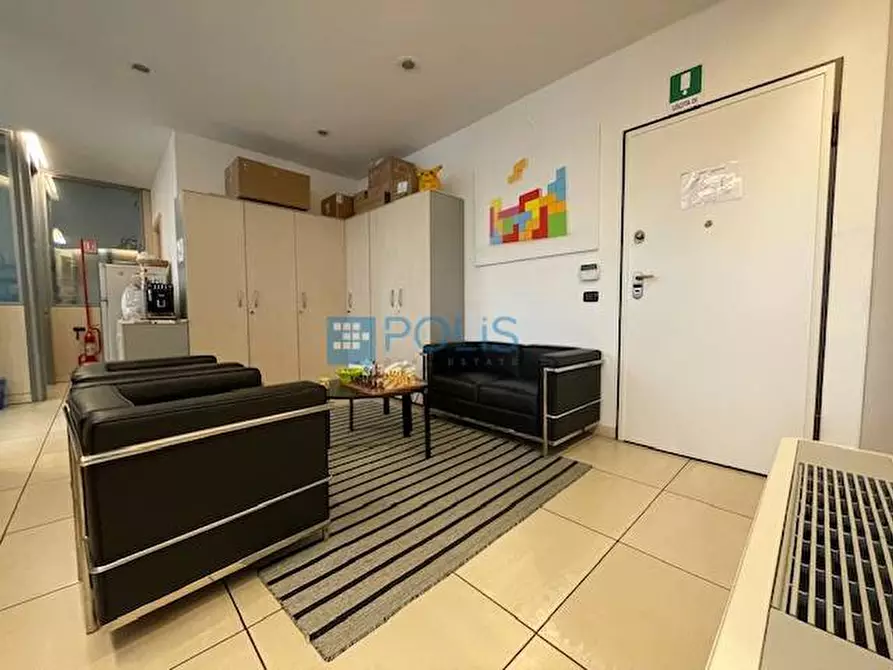 Immagine 11 di Ufficio in affitto  in Via Longhin a Padova