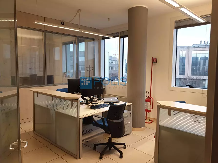 Immagine 3 di Ufficio in affitto  in Via Longhin a Padova
