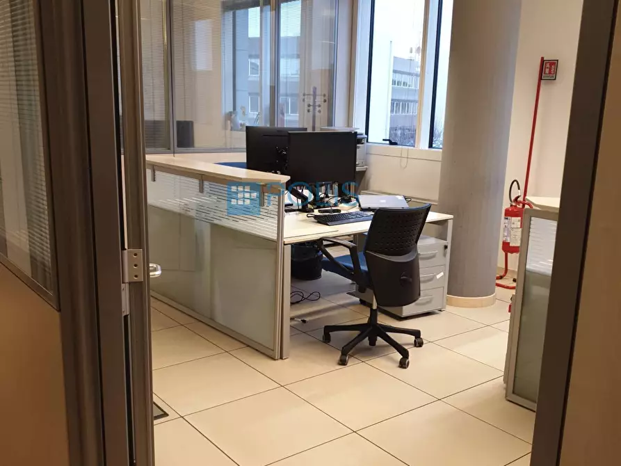 Immagine 19 di Ufficio in affitto  in Via Longhin a Padova