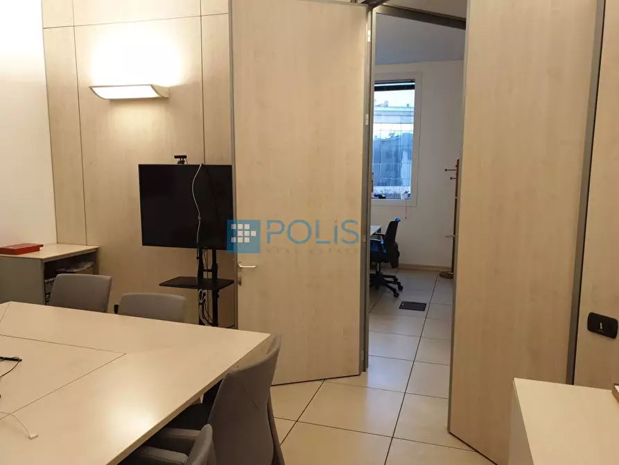 Immagine 16 di Ufficio in affitto  in Via Longhin a Padova