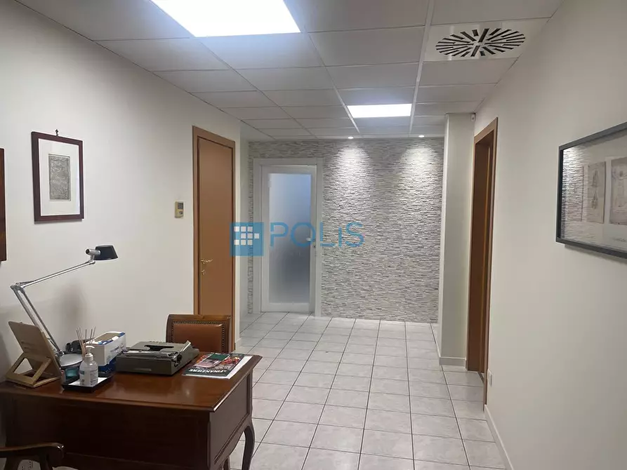 Immagine 14 di Ufficio in affitto  in Viale Navigazione Interna a Padova
