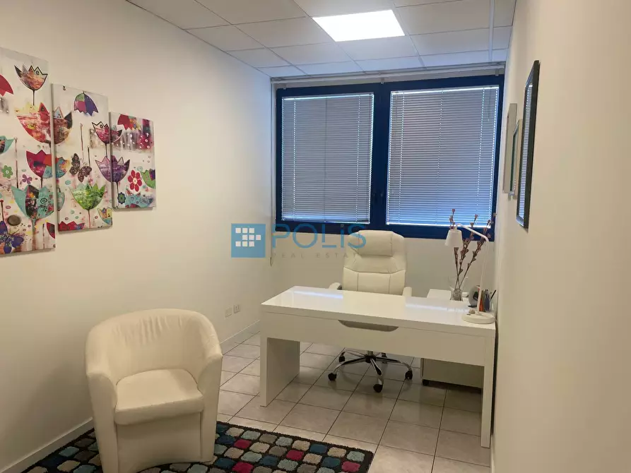 Immagine 9 di Ufficio in affitto  in Viale Navigazione Interna a Padova