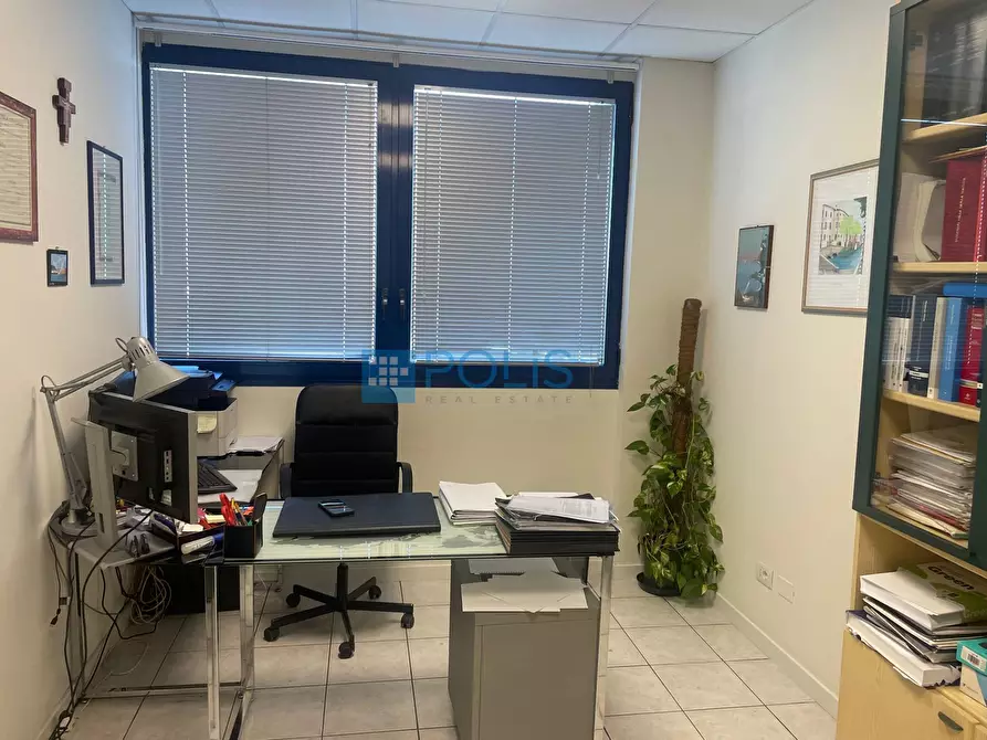 Immagine 11 di Ufficio in affitto  in Viale Navigazione Interna a Padova