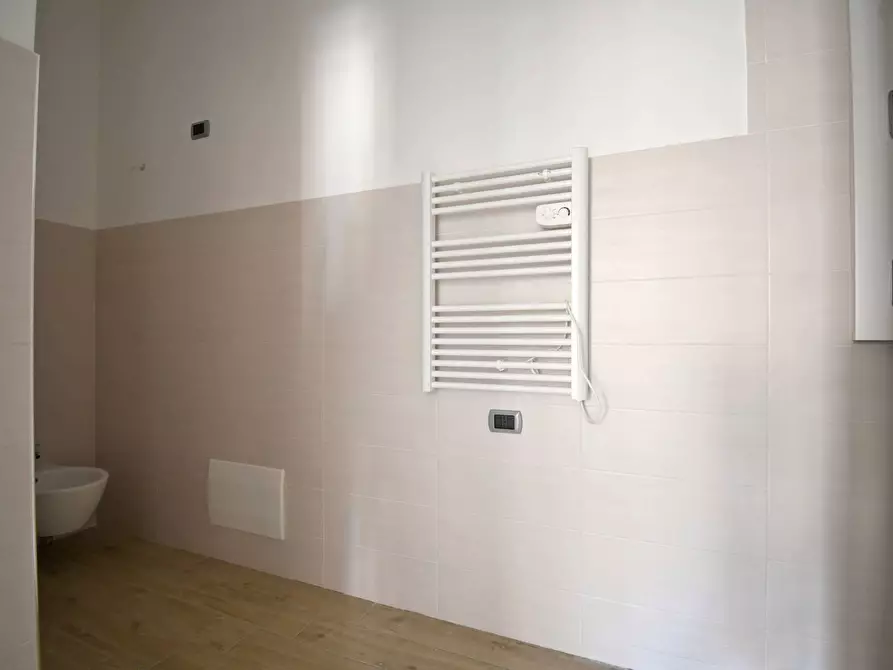 Immagine 15 di Ufficio in affitto  in Via Antonio Lo Frasso a Cagliari