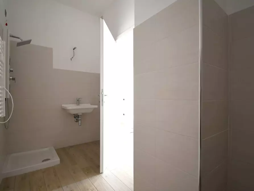 Immagine 17 di Ufficio in affitto  in Via Antonio Lo Frasso a Cagliari