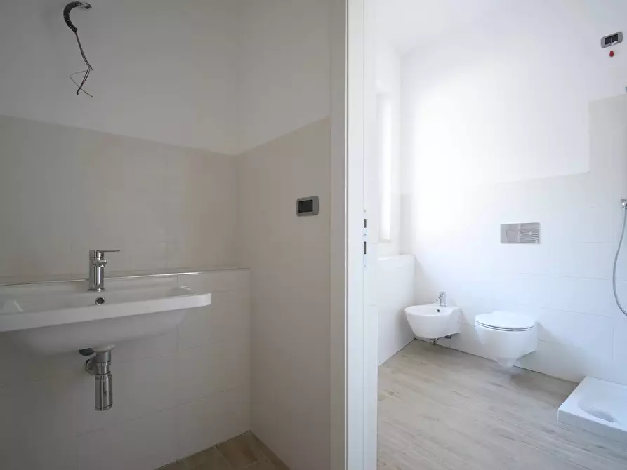 Immagine 15 di Ufficio in affitto  in Via Antonio Lo Frasso a Cagliari