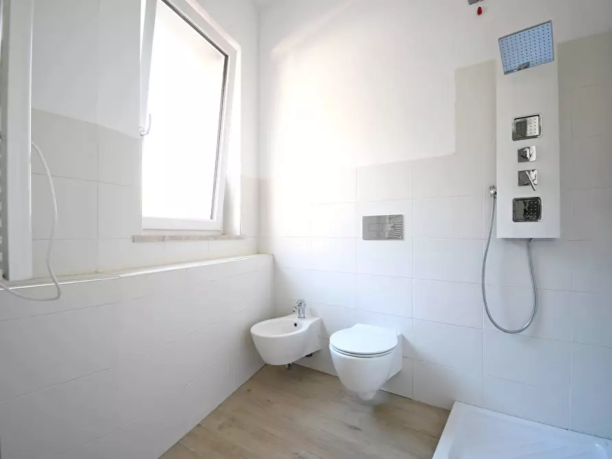 Immagine 16 di Ufficio in affitto  in Via Antonio Lo Frasso a Cagliari