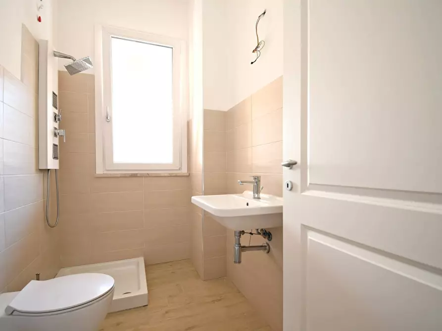 Immagine 14 di Ufficio in affitto  in Via Antonio Lo Frasso a Cagliari