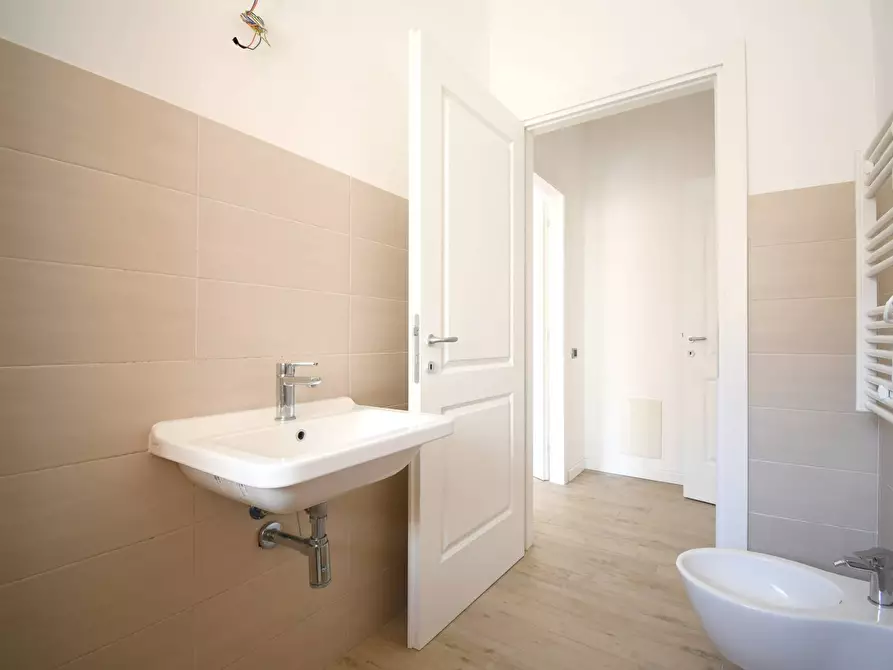 Immagine 15 di Ufficio in affitto  in Via Antonio Lo Frasso a Cagliari