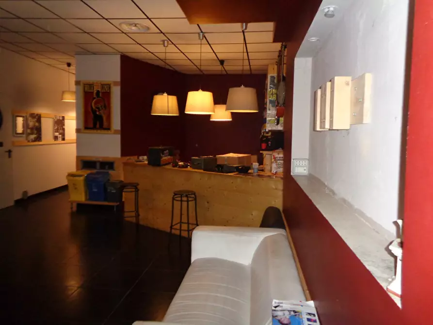 Immagine 4 di Magazzino in vendita  in Via di Compiobbi a Bagno A Ripoli