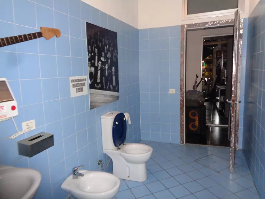 Immagine 8 di Magazzino in vendita  in Via di Compiobbi a Bagno A Ripoli