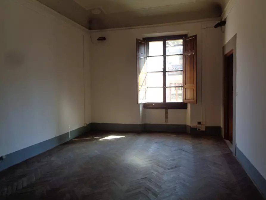 Immagine 9 di Ufficio in affitto  in Piazza Santissima annunziata a Firenze