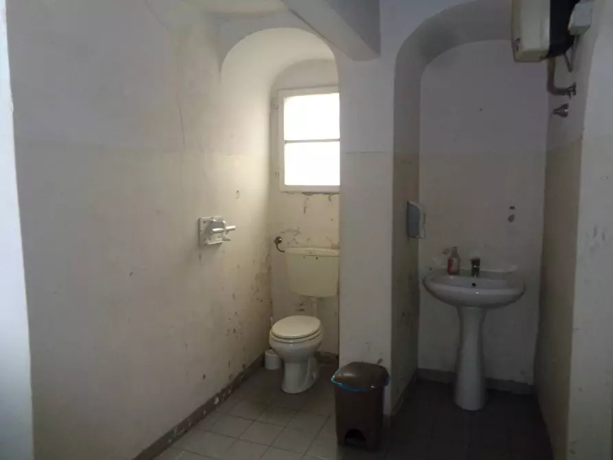 Immagine 23 di Ufficio in affitto  in Via Maggio a Firenze