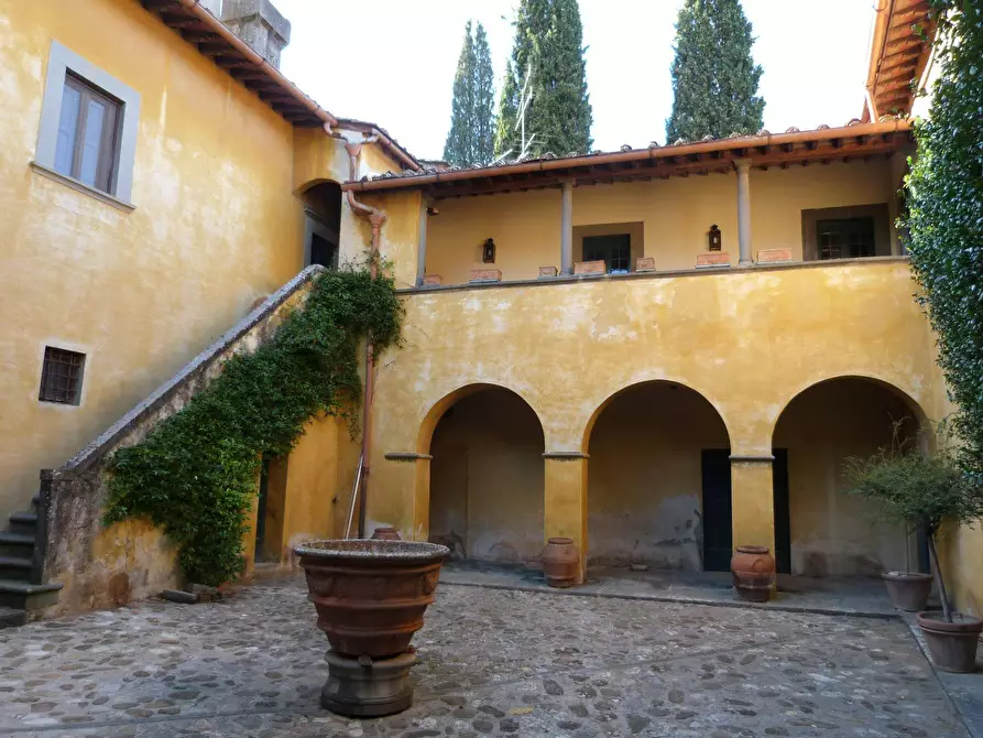Immagine 1 di Villa in vendita  in Via Empolese a San Casciano In Val Di Pesa