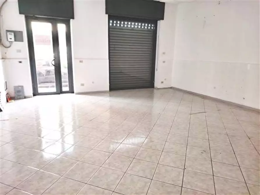 Immagine 10 di Attività commerciale in affitto  in CORSO VITTORIO EMANUELE a Floridia