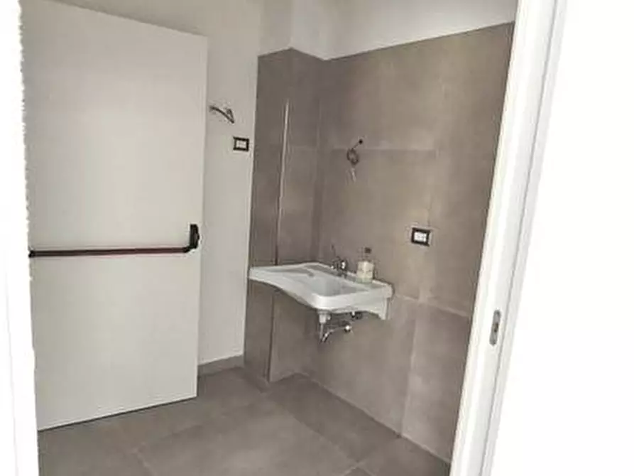 Immagine 9 di Attività commerciale in affitto  in PIO LA TORRE a Floridia