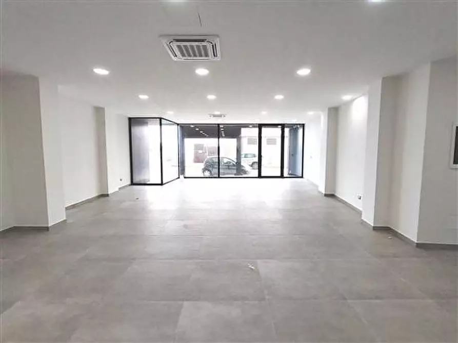 Immagine 5 di Attività commerciale in affitto  in PIO LA TORRE a Floridia