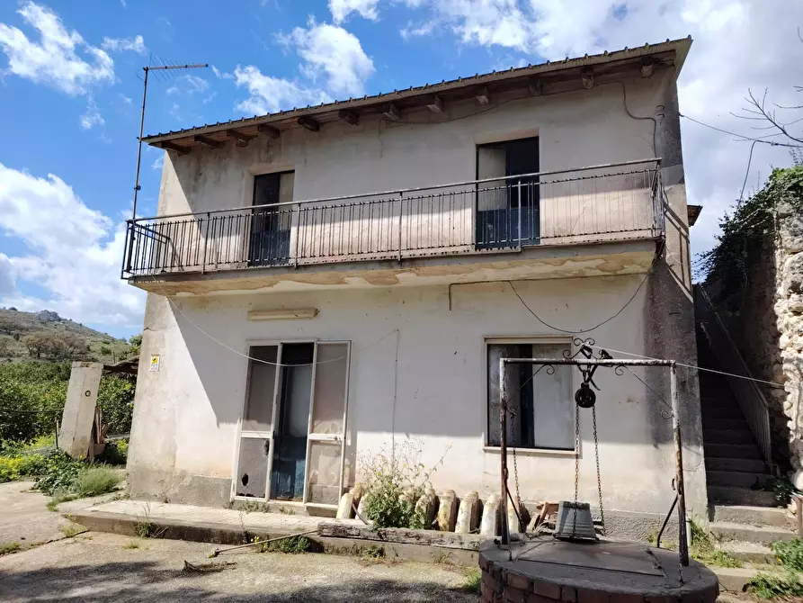 Immagine 2 di Palazzo in vendita  in CONTRADA PIANO MANGANO a Sortino