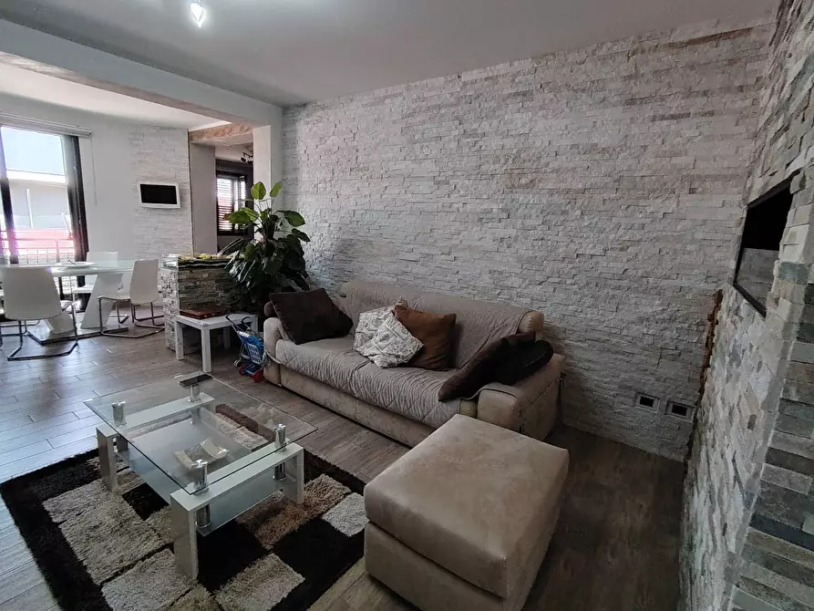 Immagine 11 di Appartamento in vendita  a Floridia