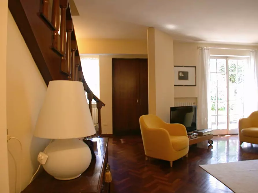 Immagine 2 di Casa bifamiliare in vendita  a Fano