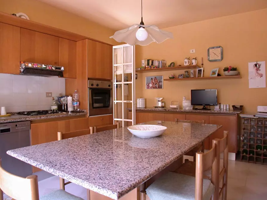 Immagine 7 di Casa bifamiliare in vendita  a Fano