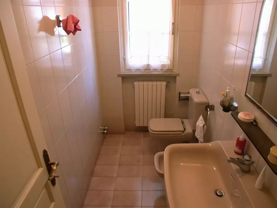 Immagine 9 di Casa bifamiliare in vendita  a Fano