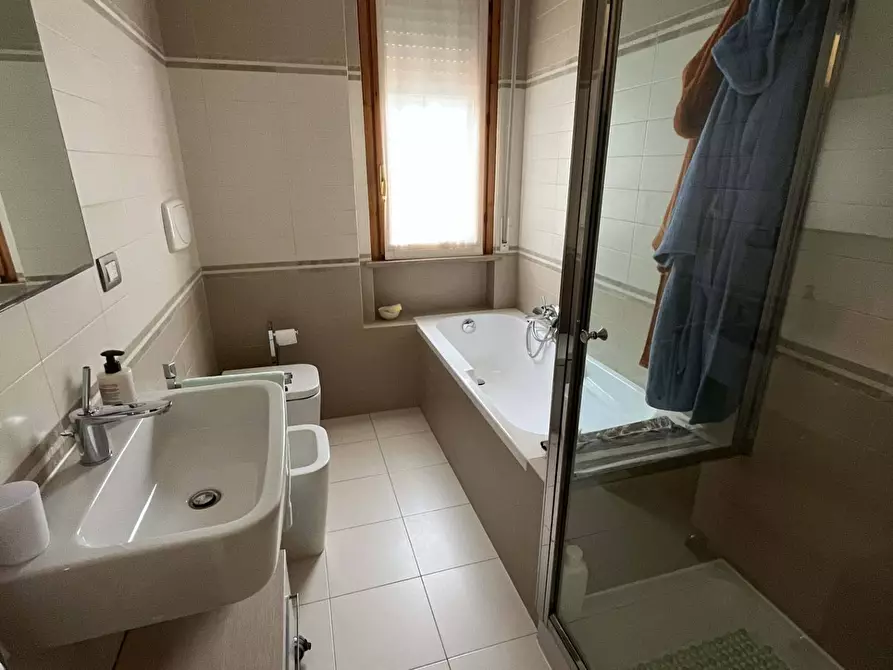 Immagine 13 di Appartamento in affitto  a Fano