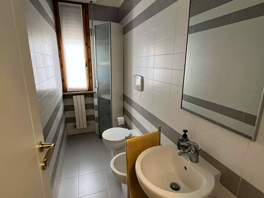 Immagine 14 di Appartamento in affitto  a Fano