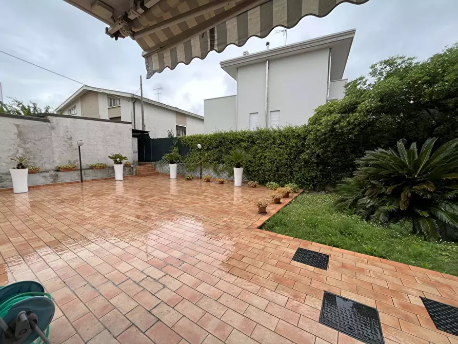 Immagine 16 di Appartamento in affitto  a Fano