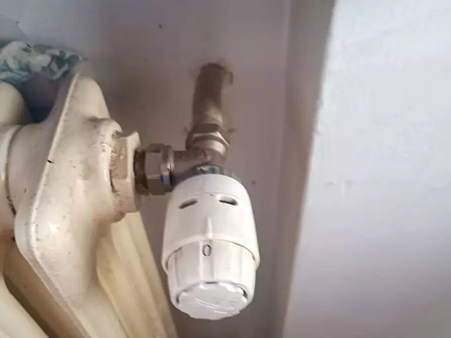 Immagine 21 di Appartamento in vendita  a Pesaro