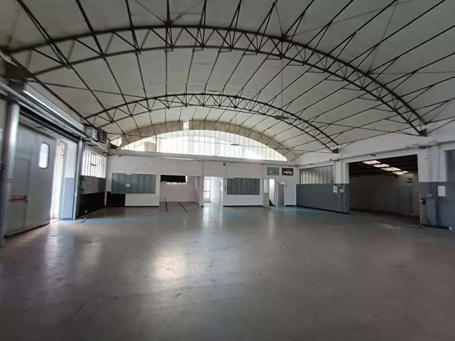 Immagine 1 di Capannone industriale in affitto  a Pesaro