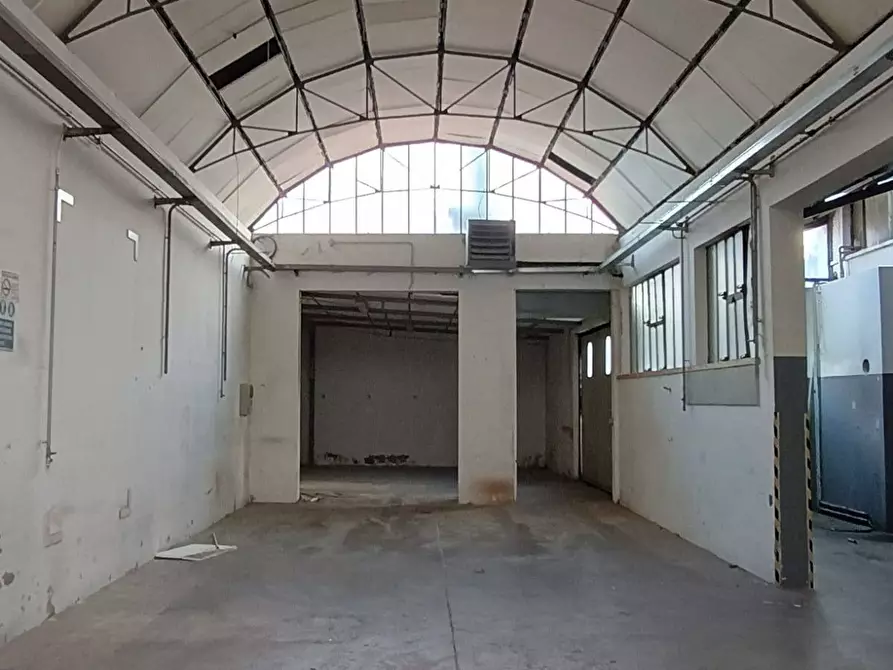 Immagine 7 di Capannone industriale in affitto  a Pesaro