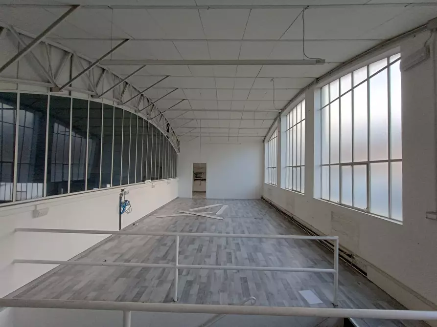 Immagine 11 di Capannone industriale in affitto  a Pesaro