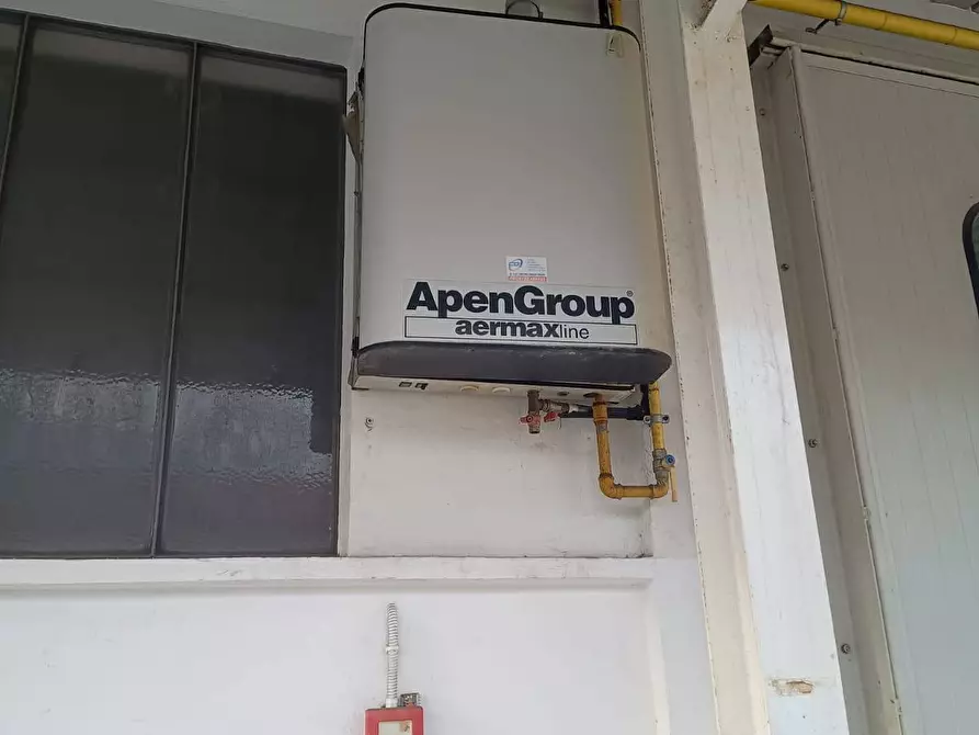 Immagine 15 di Capannone industriale in affitto  a Pesaro