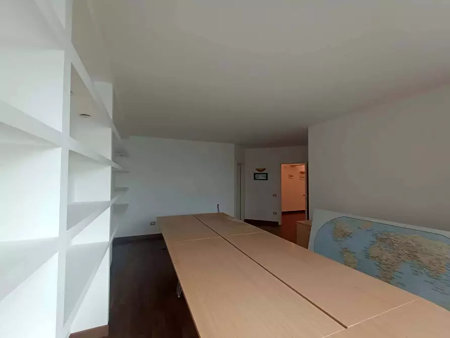 Immagine 8 di Ufficio in affitto  a Pesaro