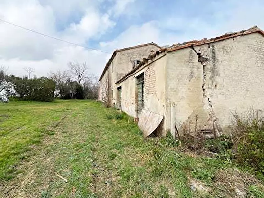 Immagine 2 di Rustico / casale in vendita  in strada Flaminia a Fano
