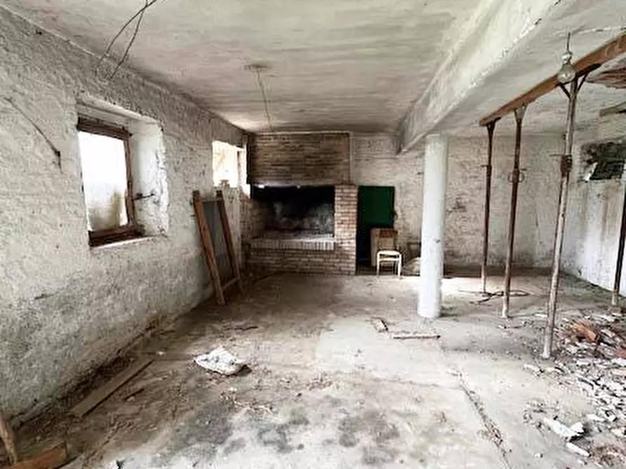 Immagine 3 di Rustico / casale in vendita  in strada Flaminia a Fano