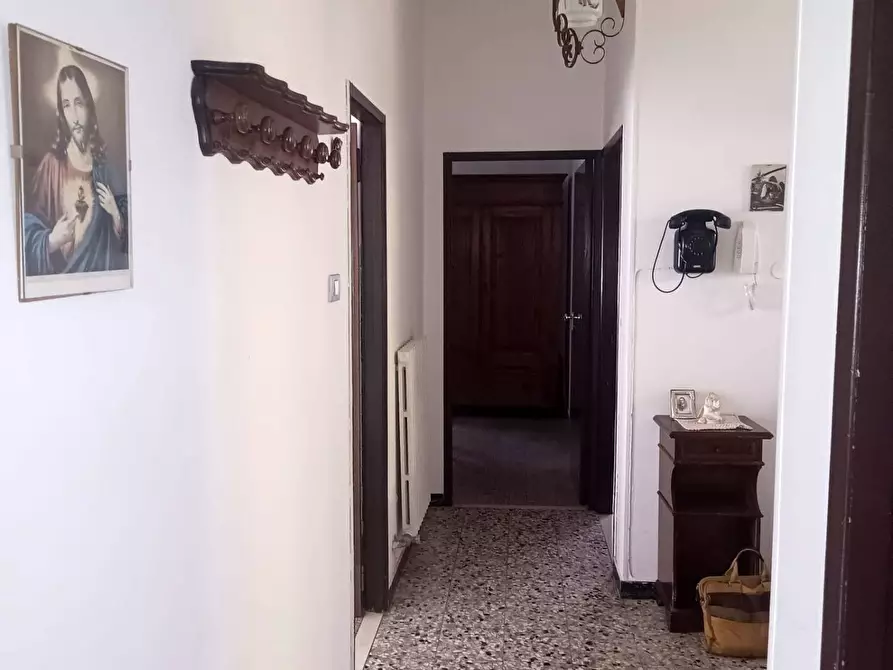 Immagine 2 di Camera in vendita  in Galleria Dei Fonditori a Pesaro